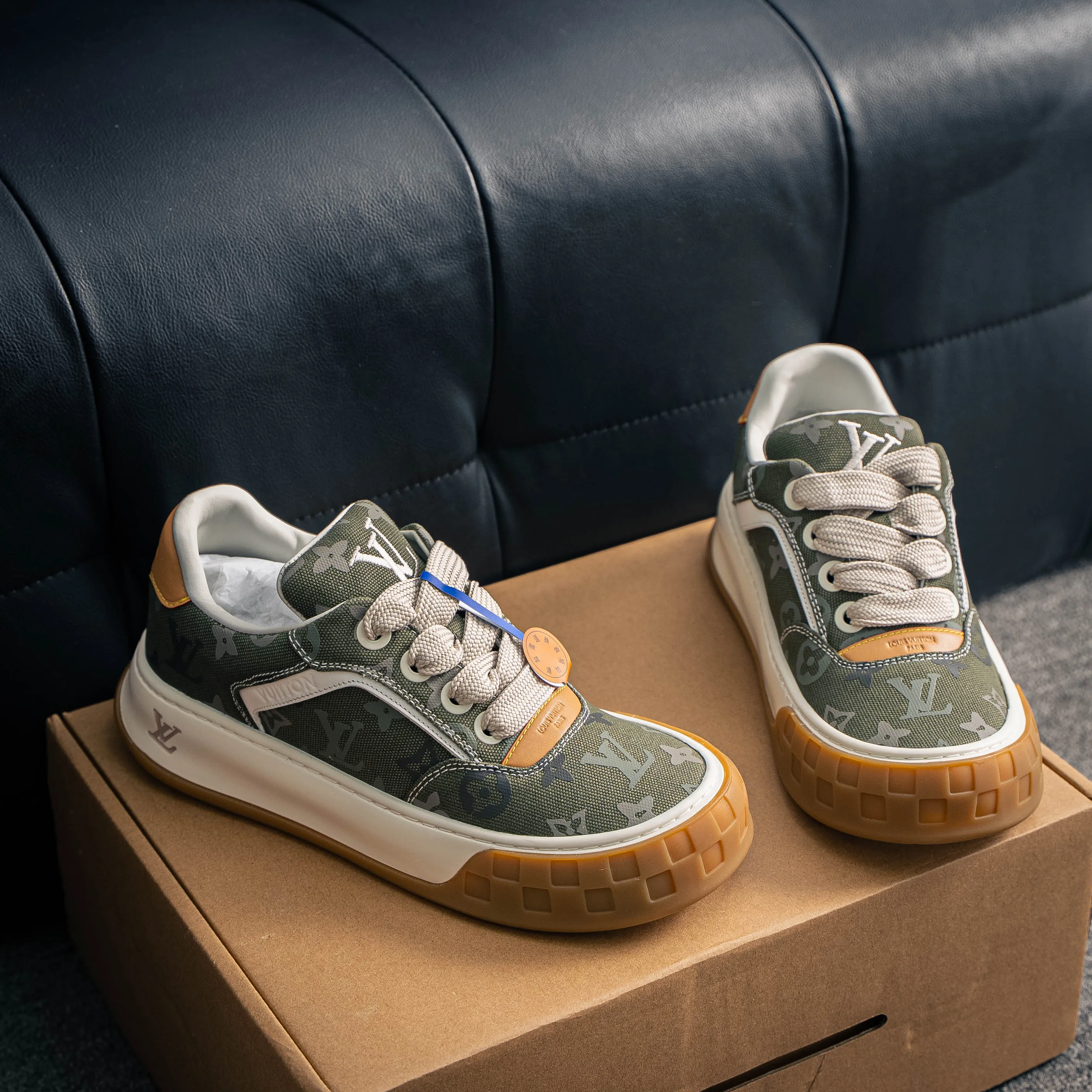 # LV tilted ， Shoes，Sneakers， Shoes，Skate Shoes~~ Sneakers， LV Shoes ， Cushioning TPU Vuitton